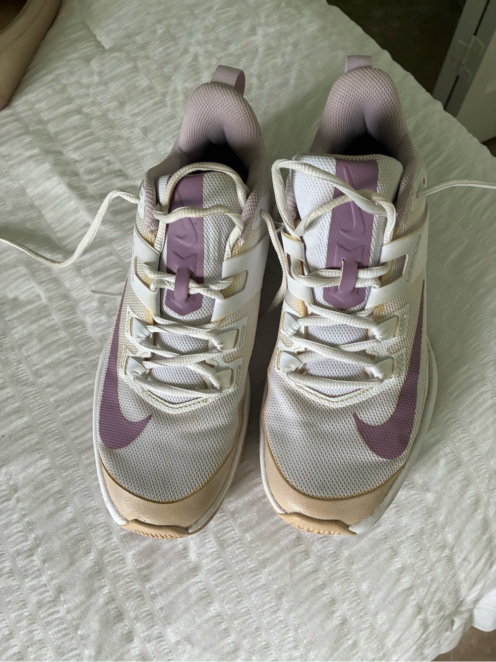 Nike Women White Lavender & Beige Mesh Trainers